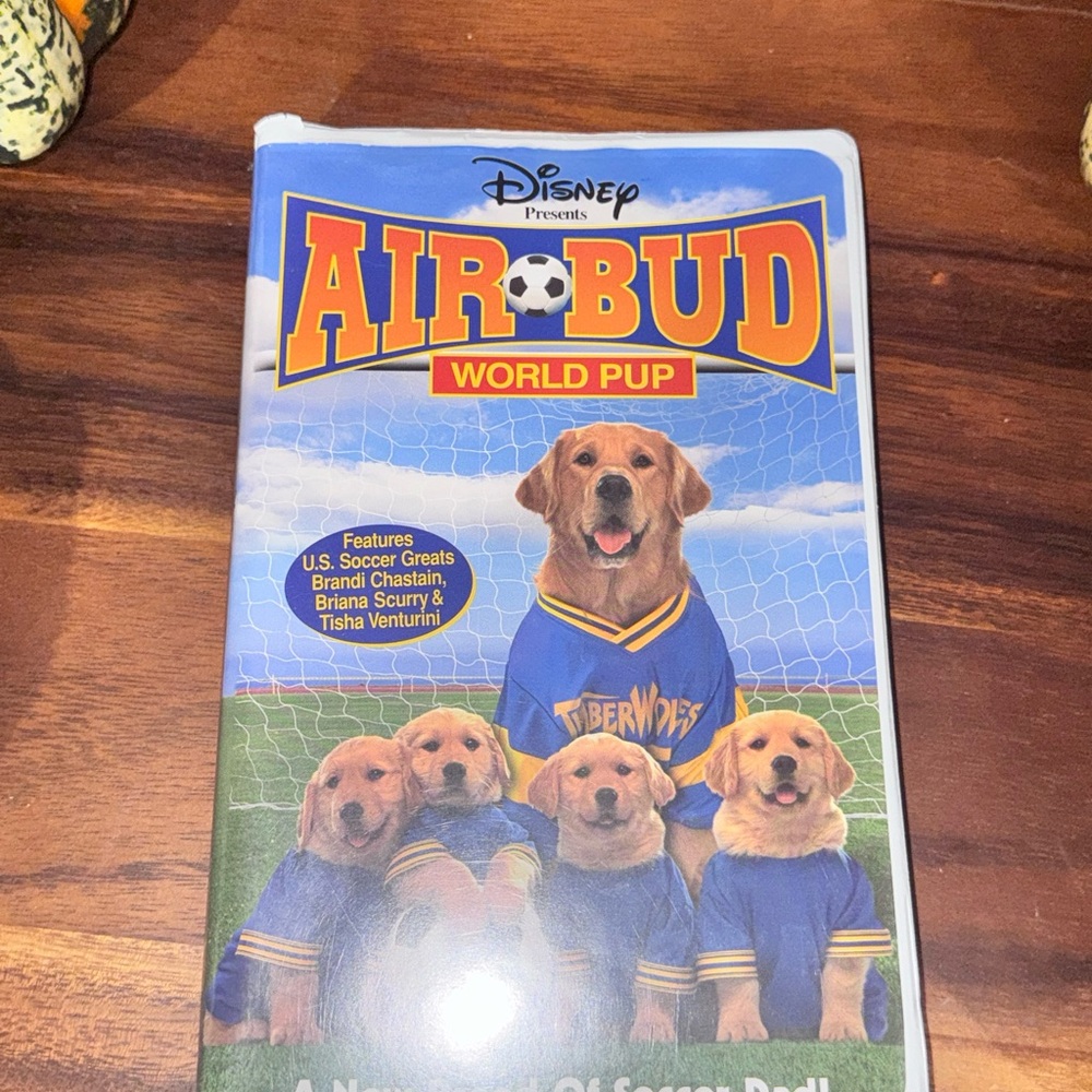 Disney Presents Air Bud World Pup VHS - Blue and Yellow
